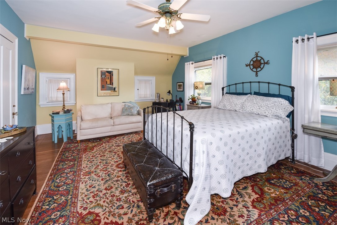 M M Browns - Residential