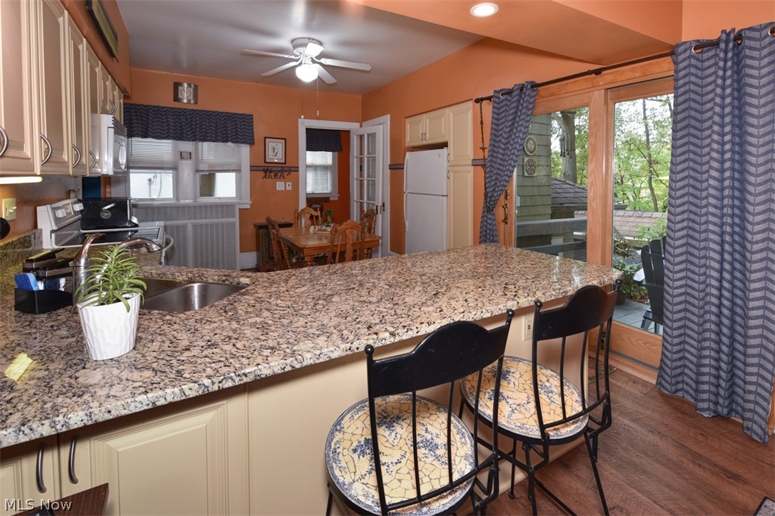 M M Browns - Residential