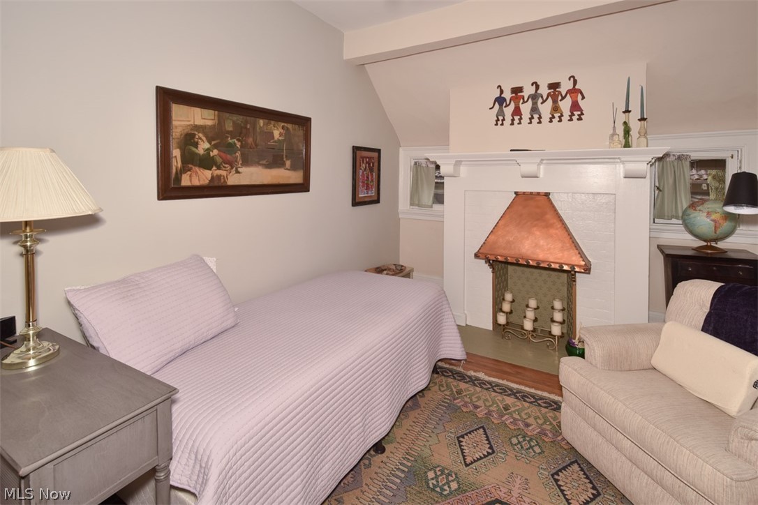 M M Browns - Residential