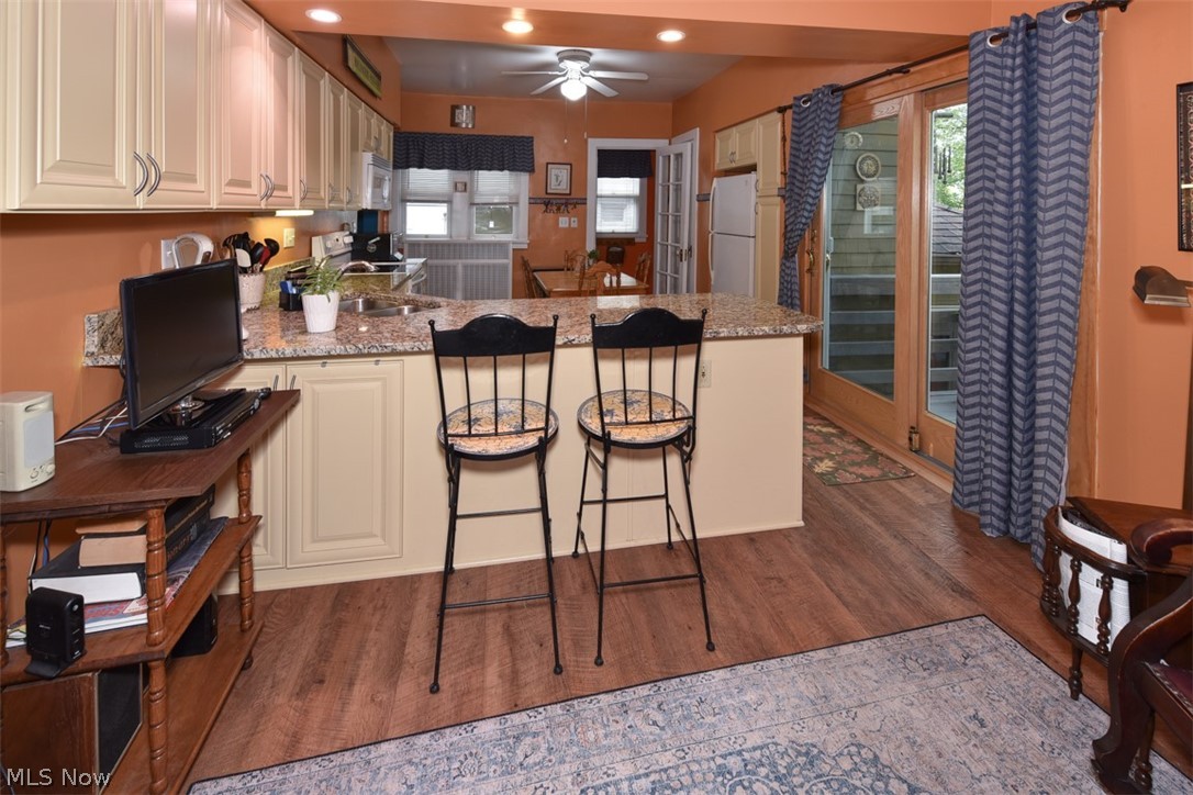 M M Browns - Residential