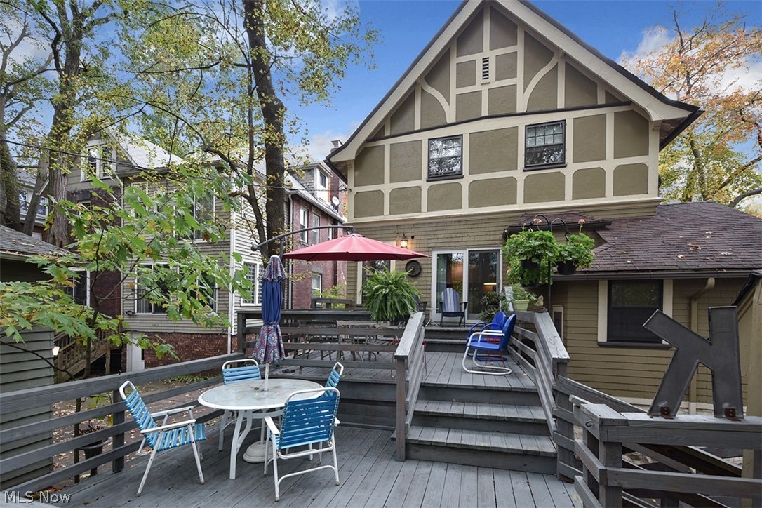 M M Browns - Residential