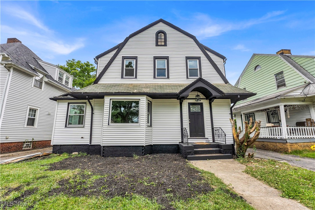 3186 E 137th St, Cleveland - Spacious 3 bed 1 bath single family home! //
$ 1500 rent / $ 1500 deposit //
$55 application fee per adult //
1-2 pets OK in this unit. After application pre-approval, a PetScreening is required for any animals to proceed with one of our properties; a PetScreening affidavit is still required if you have no pets. (Some breed restrictions apply per HUD guidelines). //
NO SMOKING //
1 time $199 non-refundable set up fee paid at lease signing //
$35/month required resident benefit package; can include personal property/liability insurance for an additional $10/month for $45/month total. //
After application Pre-Approval 1 applicant per household application is required to fill out a PetScreening application, before being about to proceed with placing a Reservation Fee for one of our properties. You will receive a pre-approval for your application and in order to proceed, the PetScreening is required. Even if you have NO pets - this application must be filled out. One time, non-refundable pet fee of $250-600 per animal applies to all pets & must be paid before or when you pay your first month rent. (No fee for qualified assistance animals). //
Our application is processed through secure site: Findigs, and they require ID and income verification. Without this, your application will not be processed. They offer 24/7 chat support on their application directly if you have any questions. //
BEDROOMS:3 //
BATHROOMS:1 //
APPLIANCES PROVIDED: Fridge, stove, and microwave //
UTILITIES / RESIDENT RESPONSIBILITY: Residents are responsible for all utilities including: water/sewer/trash, gas & electric and are responsible to maintain lawn care maintenance & snow removal. //
Serious inquiries only.