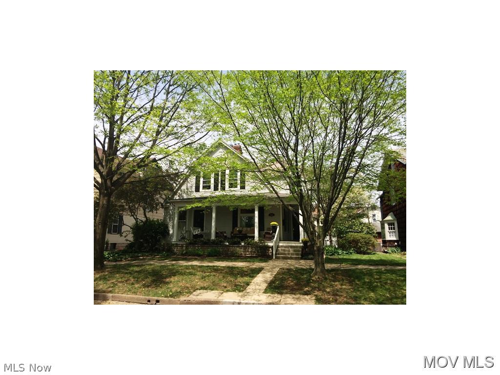 Beautiful home with gourmet kitchen including stainless steel appliances. Many newer windows, ref. floors, 7 fireplaces, 4 working gas heat. A TV room, bonus room and office can be used as it fits your needs. The washer and dryer are upstairs, but were in office area at one time. Master bath has original claw tub plus a shower. Lovely backyard with brick patio, accenting a Pergola with cascading Trumpet vines and a play fort with swings. Side porch and covered front porch in quiet neighborhood. Half of basement is carpeted. Playroom plus storage, wkshop. Seller is daughter of OLREA. #M64 Elem: Washington Elementary School Elem/Bus: N JrHigh: Marietta Middle School School JrHigh/Bus: N High: Marietta High School High/Bus: N Fire: CIT Police: CTY PossFreeGas: N ;SQFT=Fin L1:1908, Fin L2:1134, Fin Above:3042, Fin Total:3042, Unfin Bsmt:1700, Unfin Above:1700;GAR= 2 Car Det