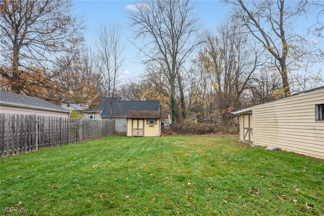 4439 Selhurst Road, North Olmsted, Ohio image 23