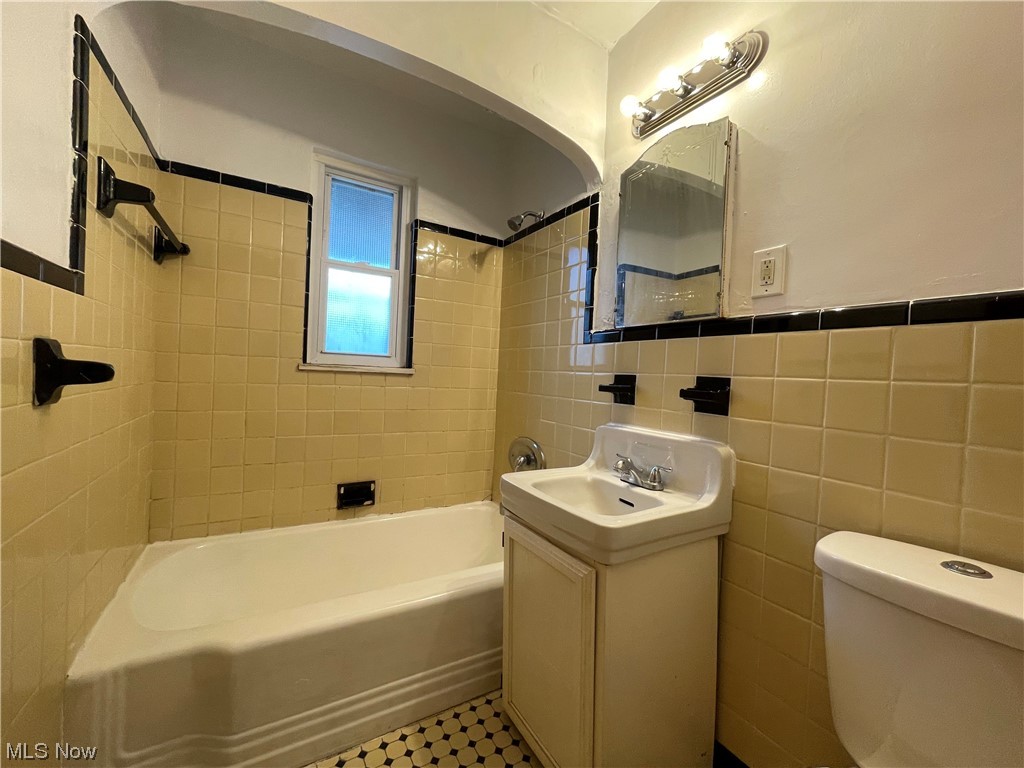 Bungalow - Residential Lease