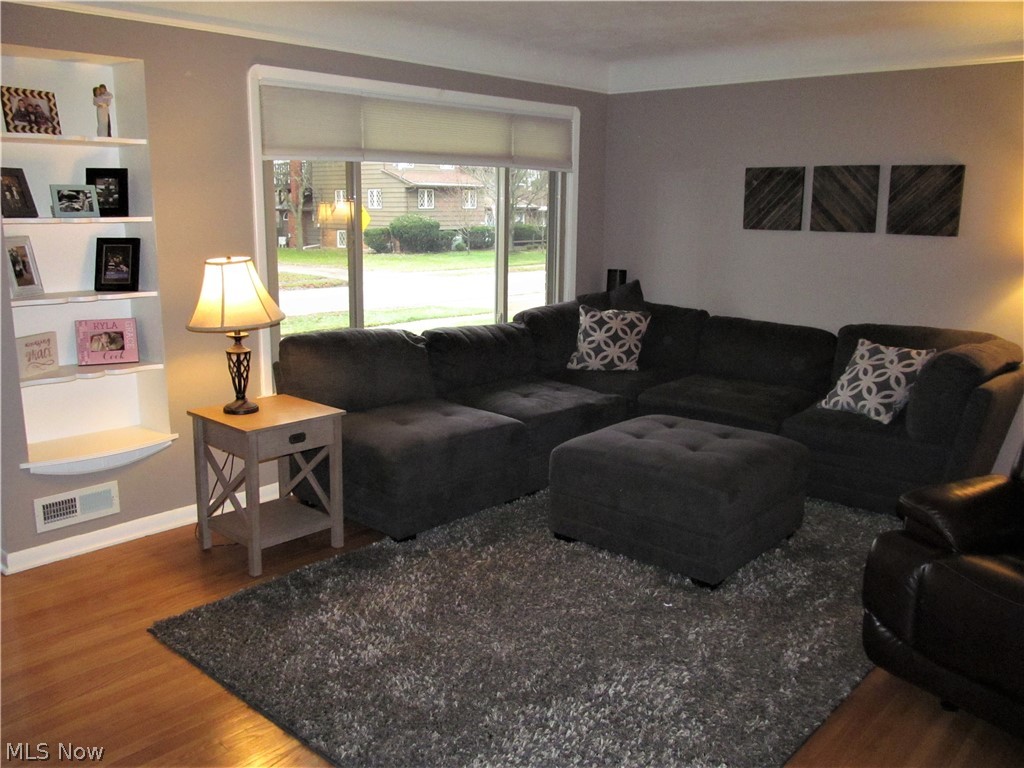 R H Proteaus 01 - Residential