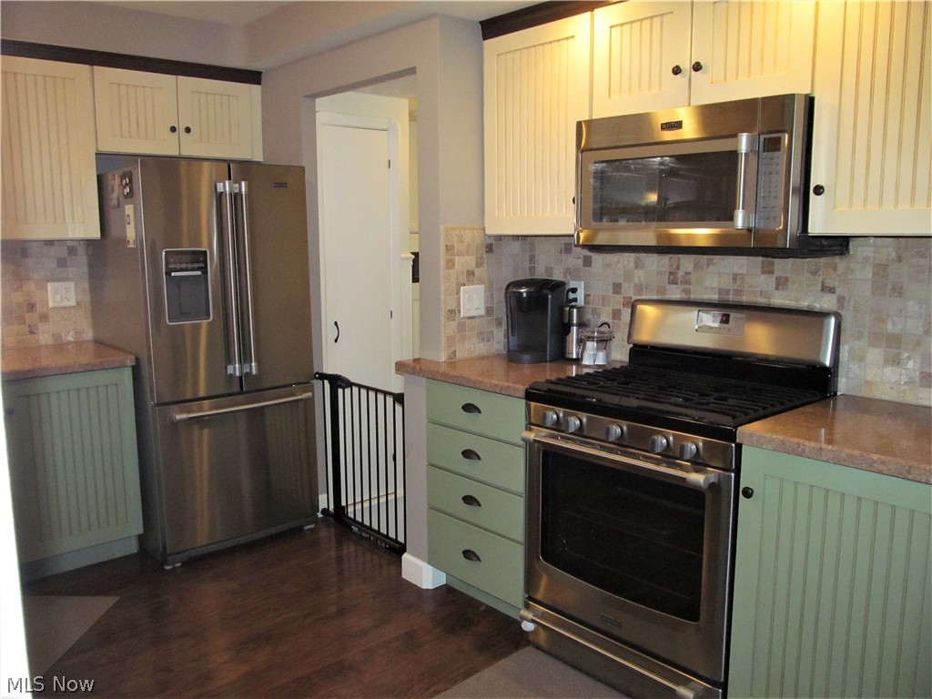 R H Proteaus 01 - Residential