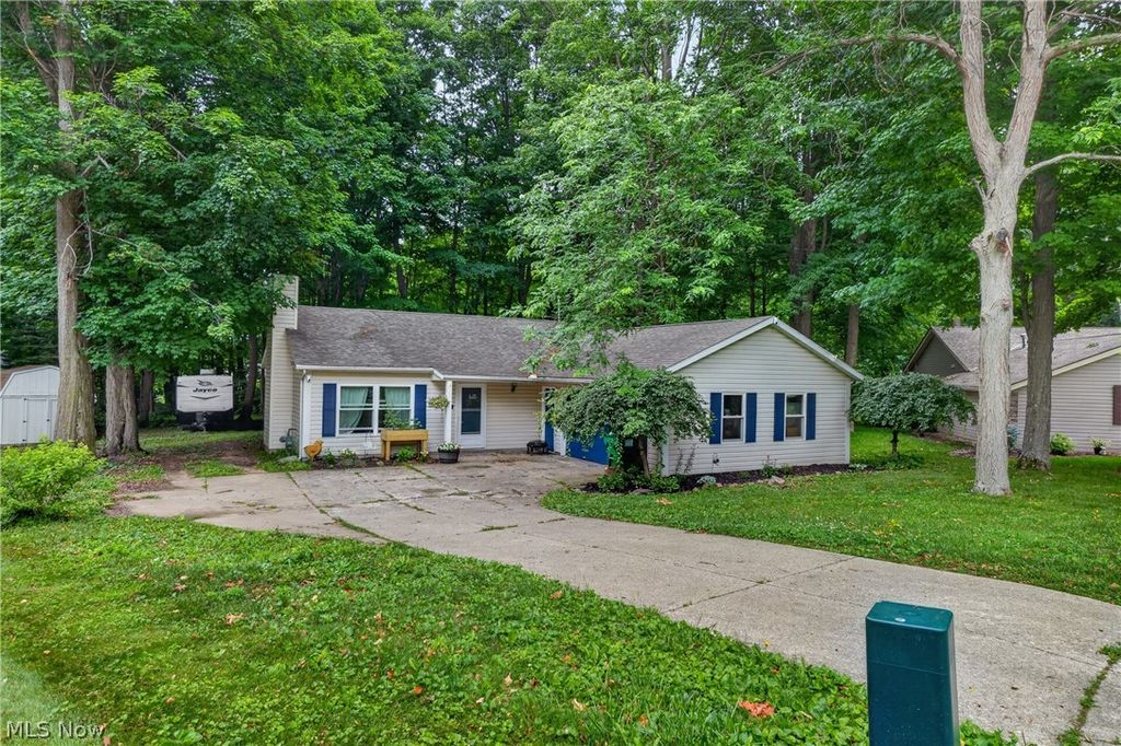 Photo of 628 Park Oval, Madison, OH 44057 (MLS # 5222278)