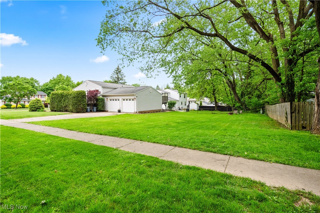 200 Montview Drive, Medina, Ohio image 3