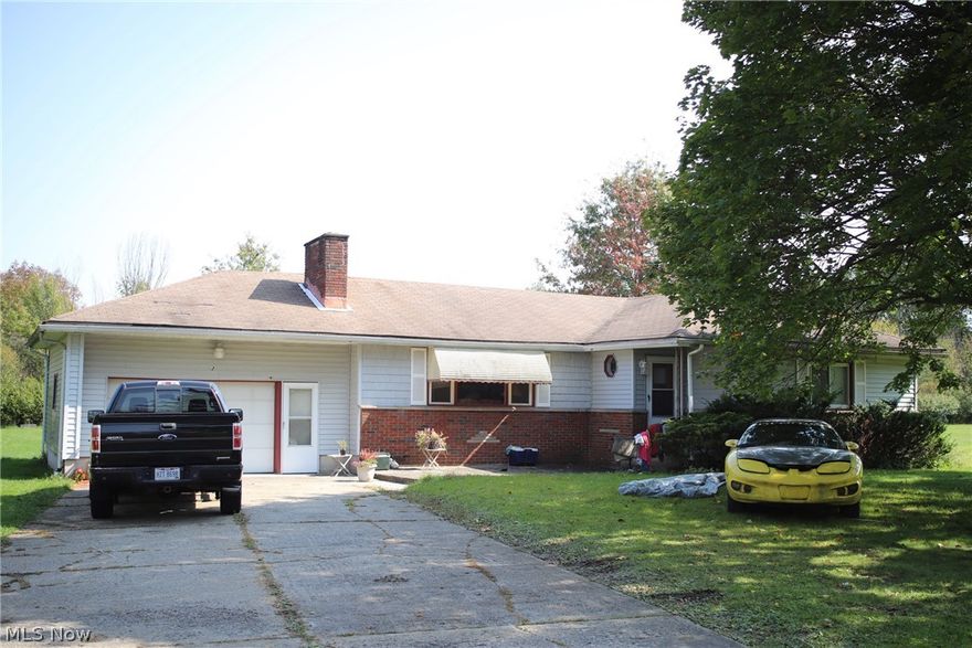 Going, Going, and GONE! The hottest move in ready listing of the fall has arrived! 3 bedrooms, 1 full bath ranch, and DBl garage! Kitchen, bath recently remodeled and all new appliances! Call today before this is gone!