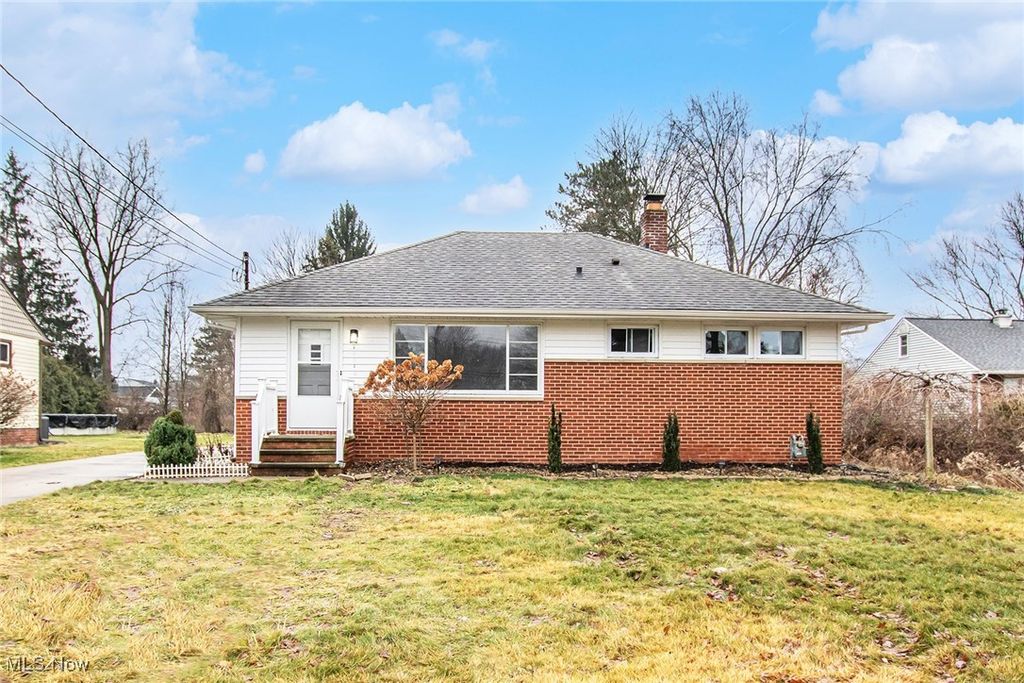 Photo of 19819 Drake Road, Strongsville, OH 44149 (MLS # 5180205)