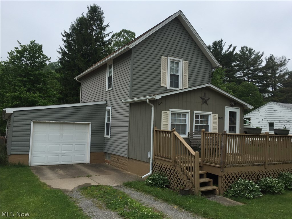 Nice home, nice fenced yard! 3 bedrooms with many updates. Cathedral ceilings in the kitchen and laundry hookups for 1st floor laundry. Vinyl siding, replacement windows, glass block windows, furnace (2012), roof (2012), attached garage. Great buy!