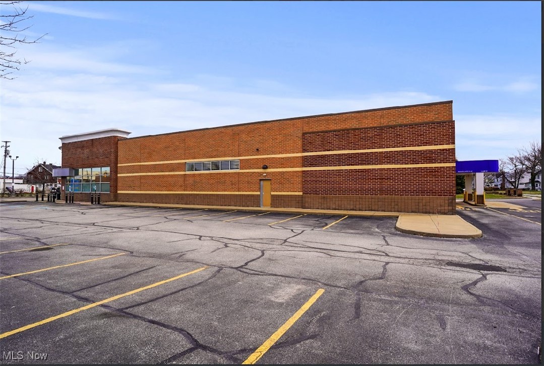 475 E 185th