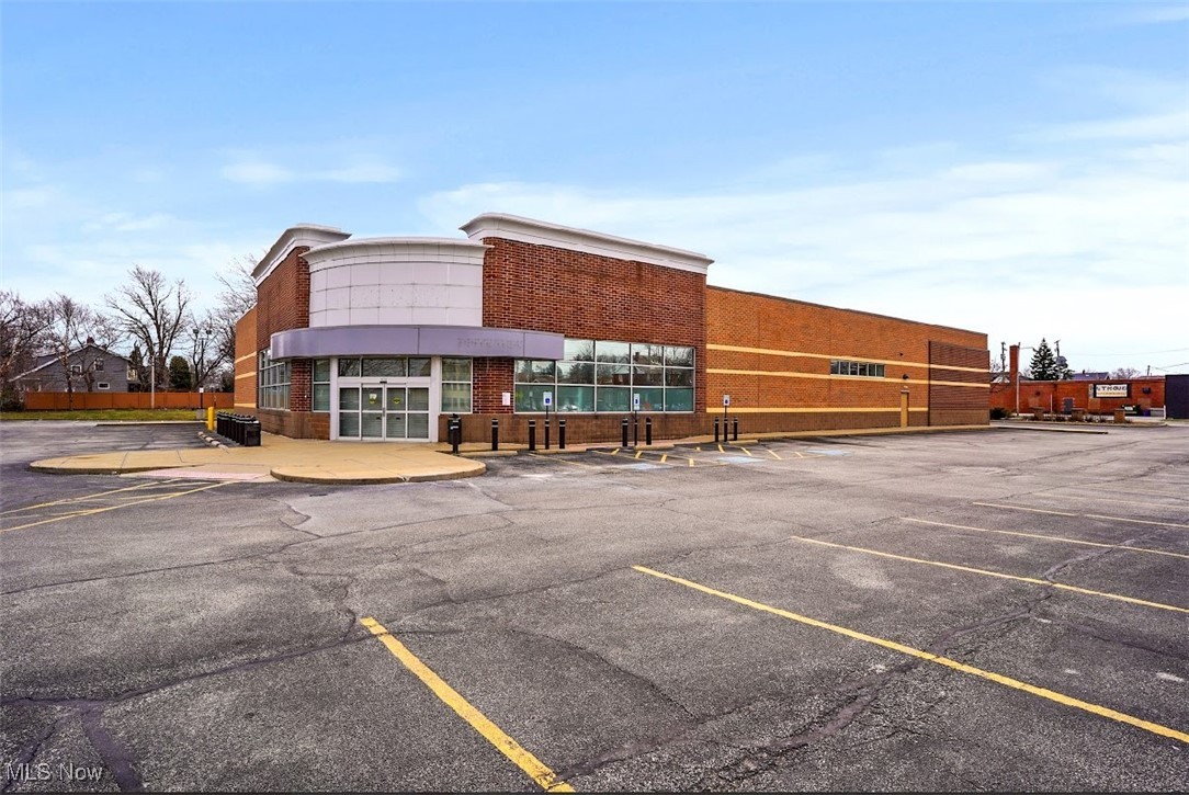 475 E 185th
