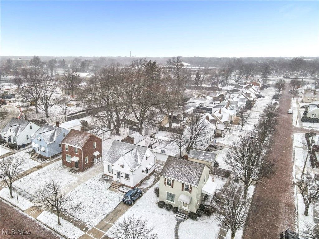 Photo of 7510 Wefel Avenue, Brooklyn, OH 44144 (MLS # 5180394)