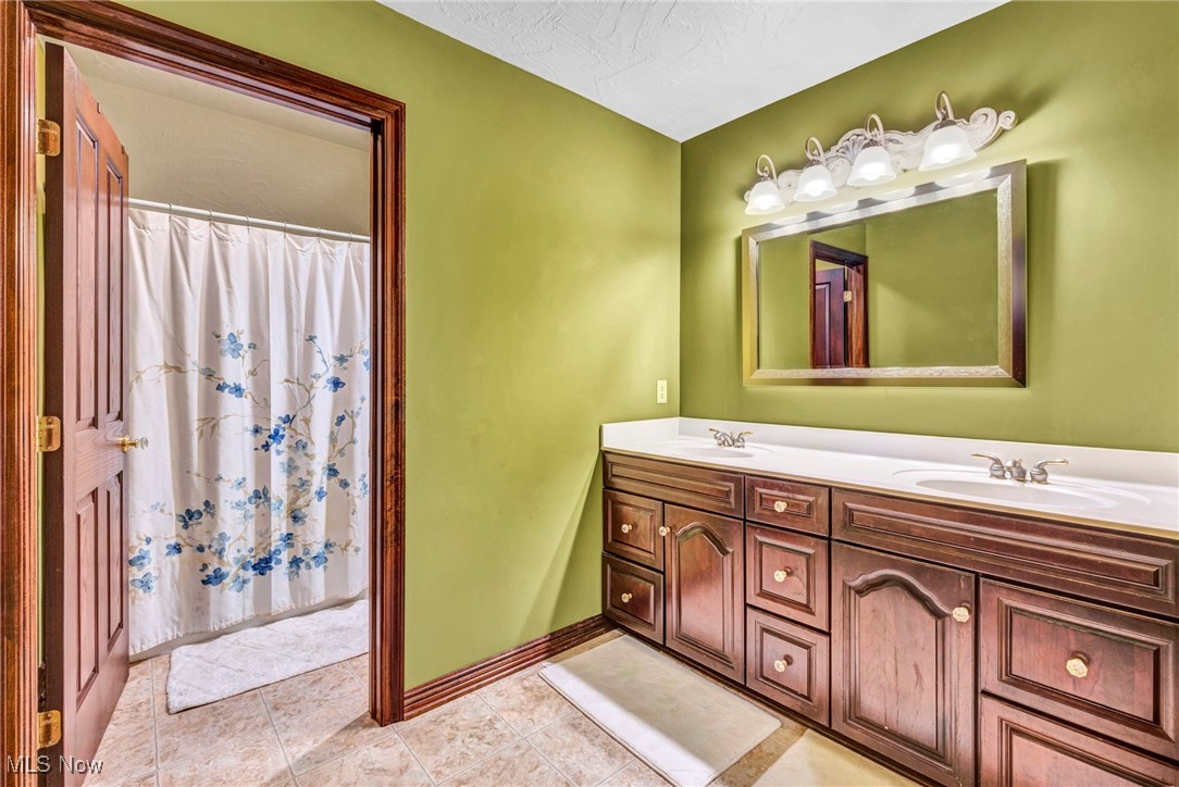 8584 Soames Court, Massillon, Ohio image 32