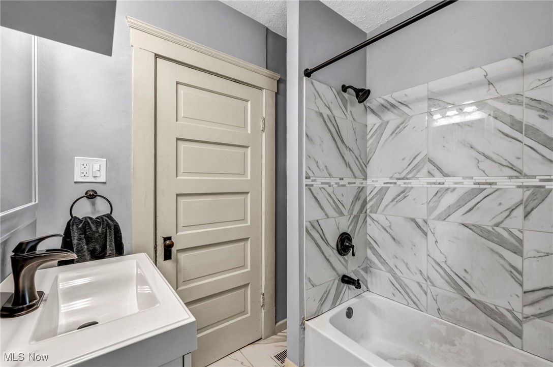 Girard Cos 01 - Residential