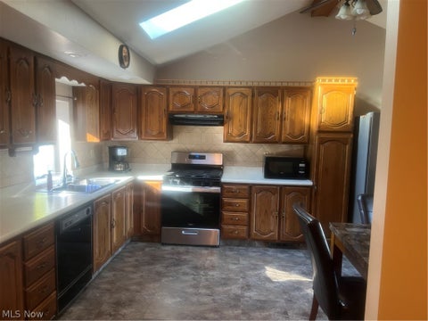 Tiny photo for 5769 Emerson Avenue NW, Champion, OH 44483 (MLS # 5254457)