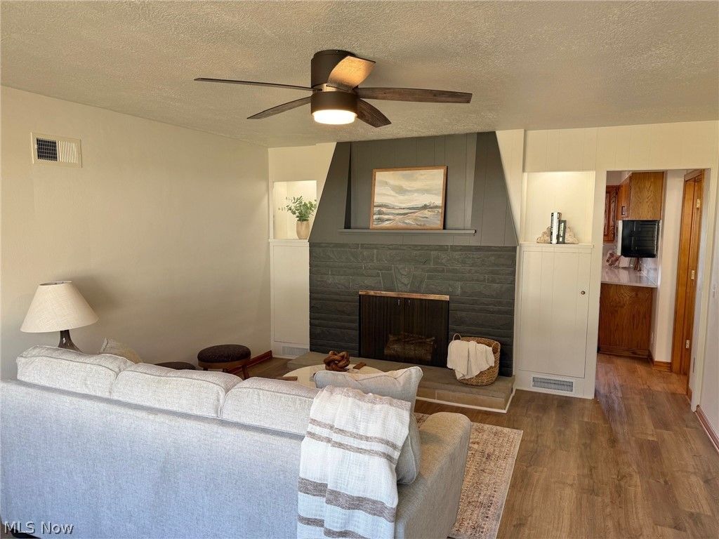 Photo of 2903 Poplar Street NW, Massillon, OH 44646 (MLS # 5192117)