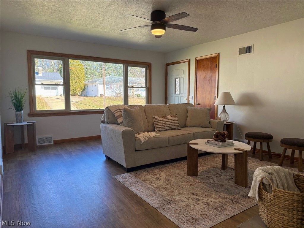 Photo of 2903 Poplar Street NW, Massillon, OH 44646 (MLS # 5192117)