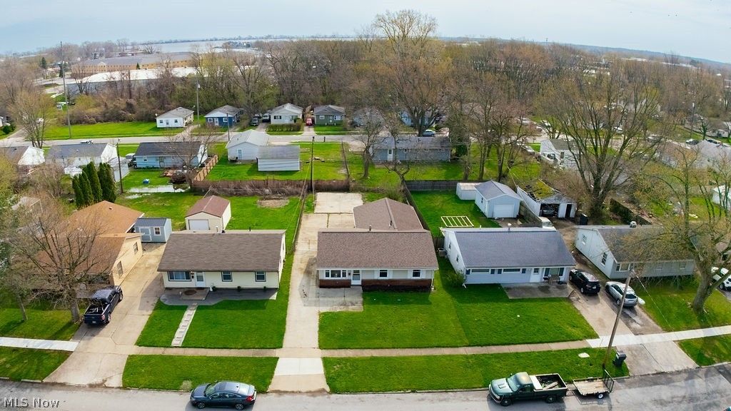 Photo of 1310 E Larchmont Drive, Sandusky, OH 44870 (MLS # 5202006)