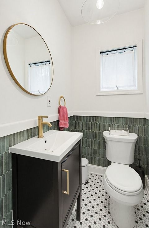 Tiny photo for 2798 Corydon Road, Cleveland Heights, OH 44118 (MLS # 5209498)