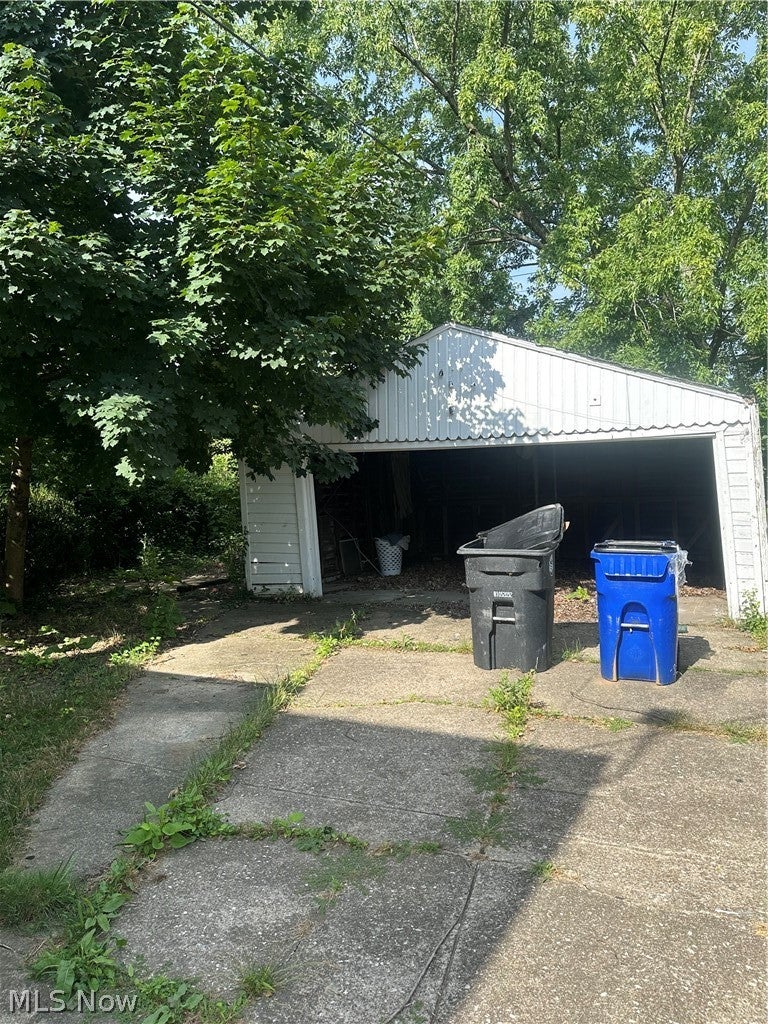 4154 E 153rd Street