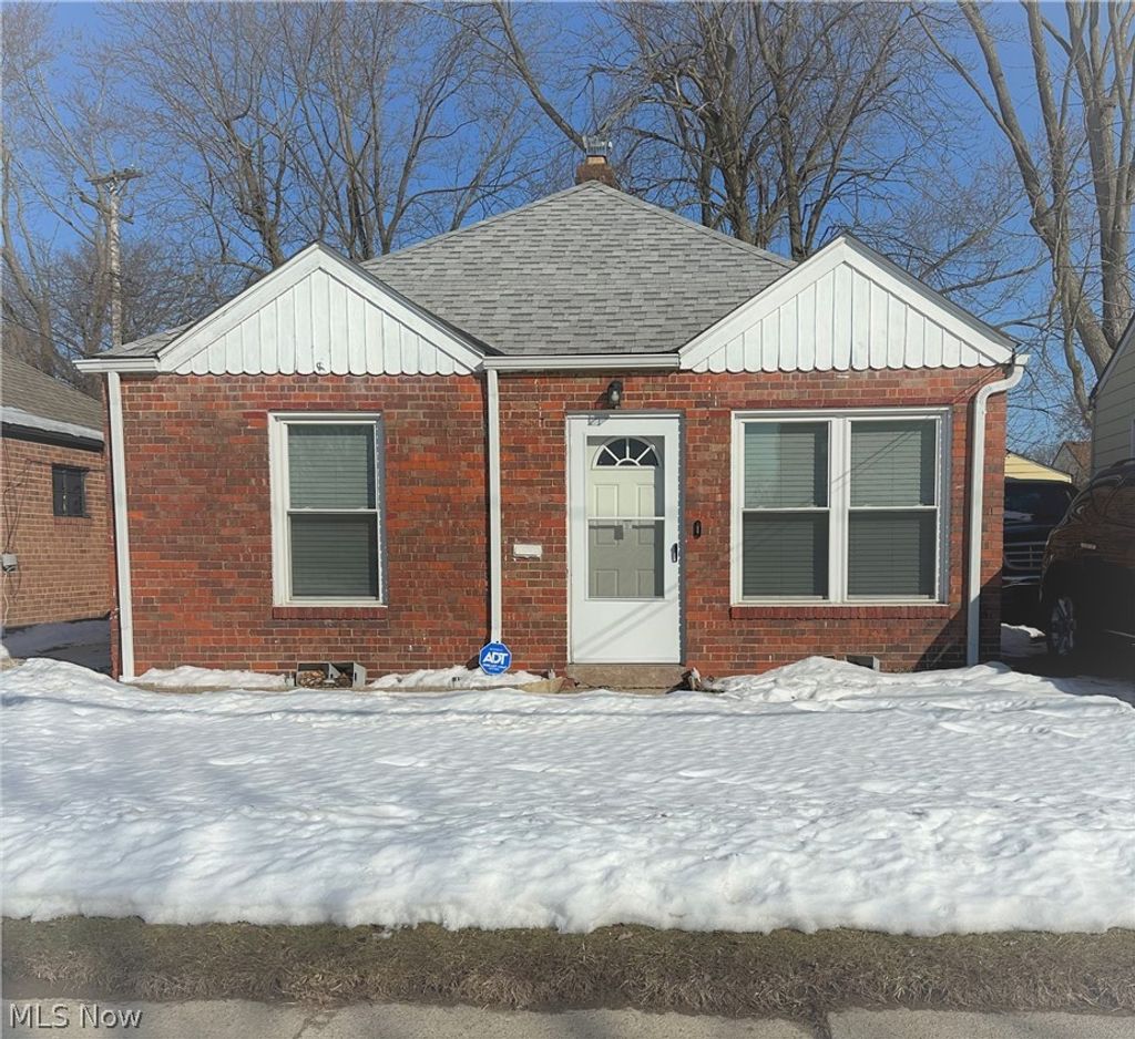 Photo of 12018 Erwin Avenue, Cleveland, OH 44135 (MLS # 5185679)