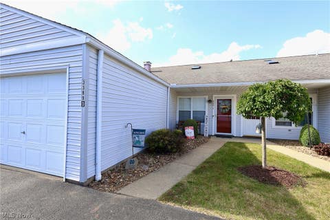 Condo For Sale - 3389 Ivy Hill Circle #D<br/> Trumbull County, Cortland, OH 44410