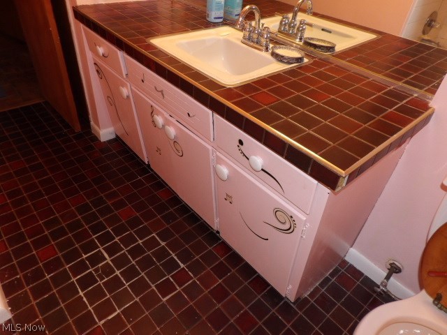 Country Club Estates - Residential Lease