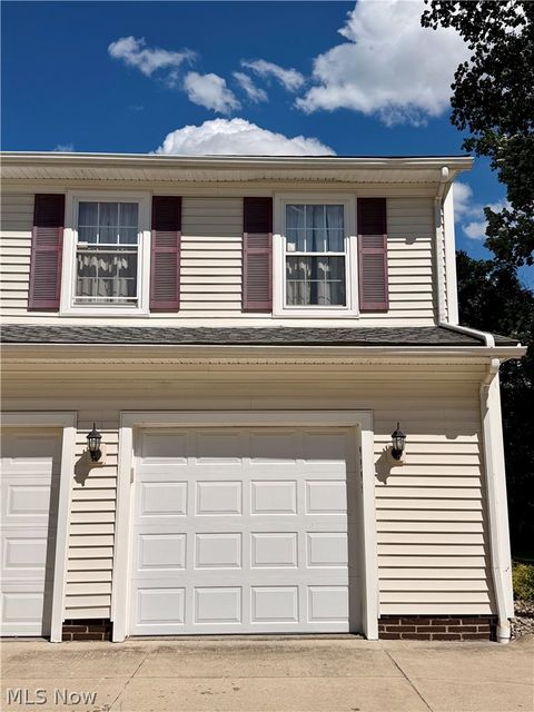 Condo For Sale - 9995 Independence Drive #8B<br/> North Royalton, OH 44133
