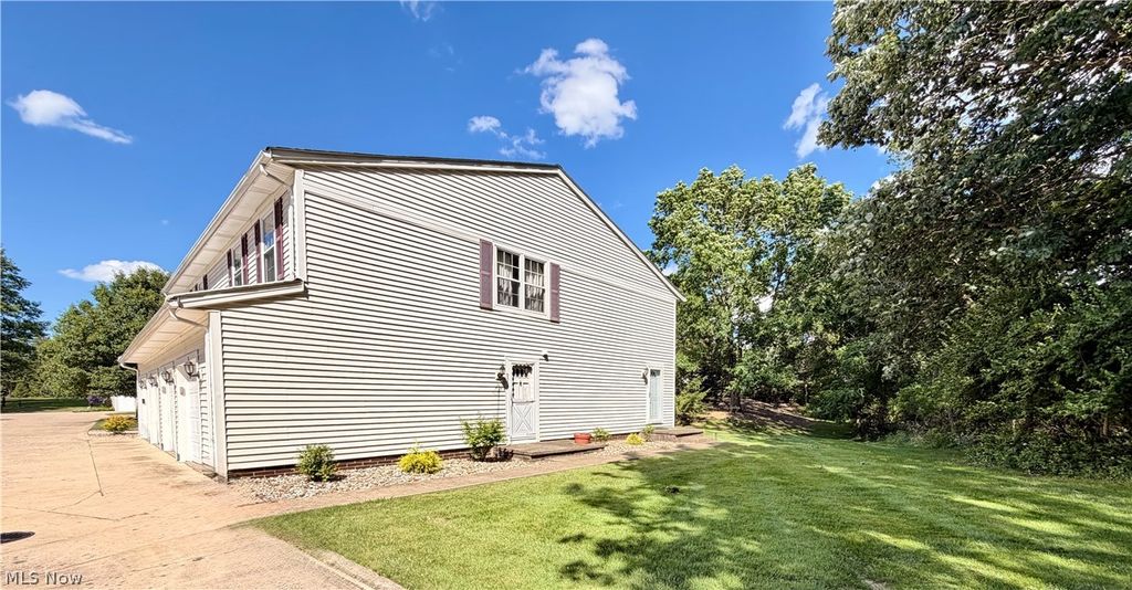 Photo of 9995 Independence Drive #8B, North Royalton, OH 44133 (MLS # 5221088)