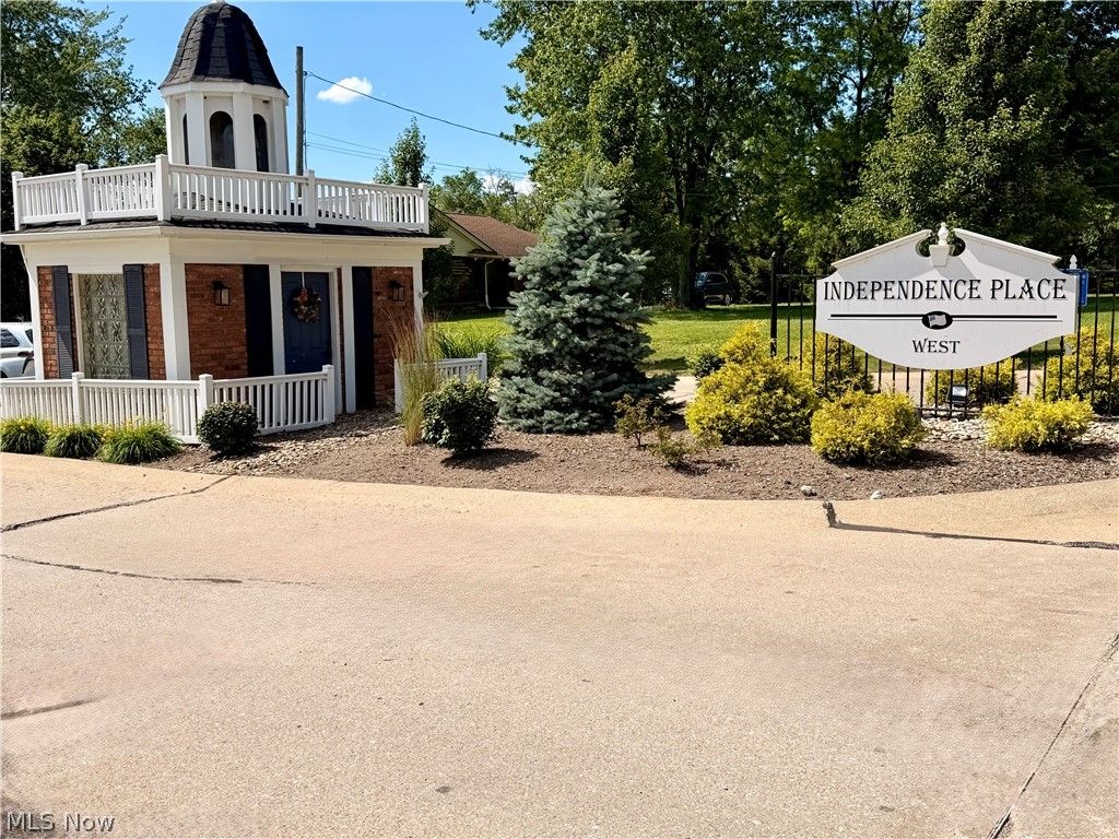 Photo of 9995 Independence Drive #8B, North Royalton, OH 44133 (MLS # 5221088)