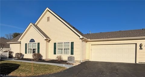 147 Village Court Columbiana OH 44408