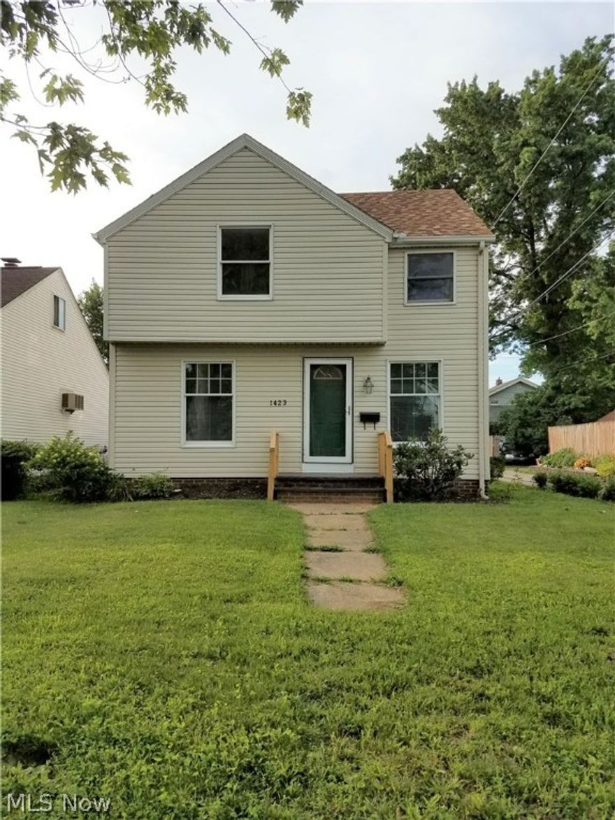 Newly remodeled 2-story home is conveniently located near the Hall of Fame, Parks, Schools, and Post Office with easy highway access. This 3 bedroom 1 1/2 bath features many wonderful updates. Beautifully refinished hardwood floors throughout, updated kitchen with new countertops, tile flooring, and fixtures. Bathroom has been completely remodeled. Home has been freshly painted and also features a New hot water tank and garage door.