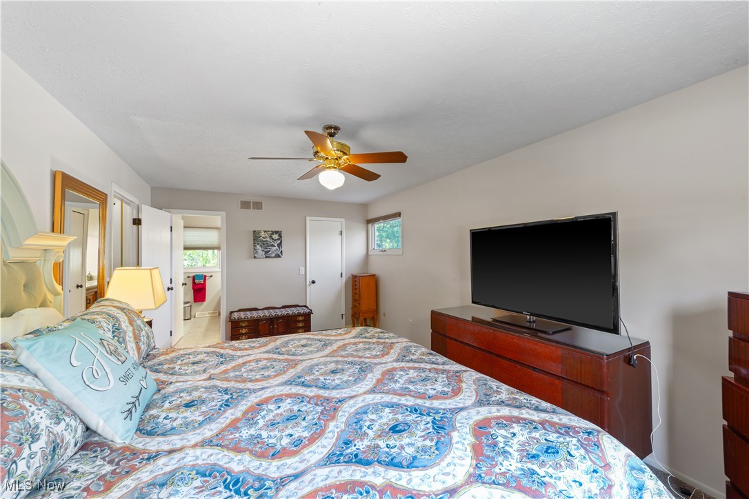 6020 Wild Oak Drive, North Olmsted, Ohio image 31