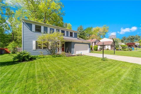 6020 Wild Oak Drive, North Olmsted, OH 44070 - #: 5122381