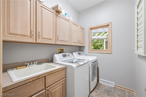 Tiny photo for 8650 Treetop Trail, Broadview Heights, OH 44147 (MLS # 5256957)
