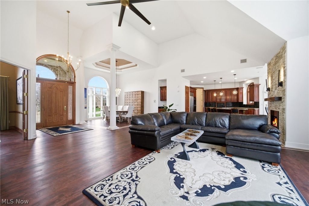 Photo of 10584 Queens Way, North Royalton, OH 44133 (MLS # 5202015)