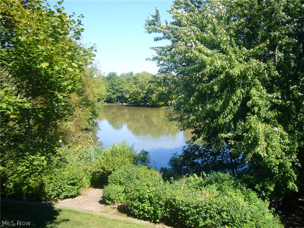 Governor's Lake - Residential