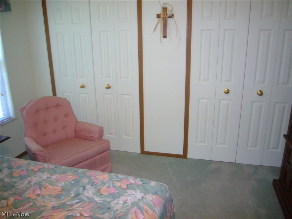 Governor's Lake - Residential