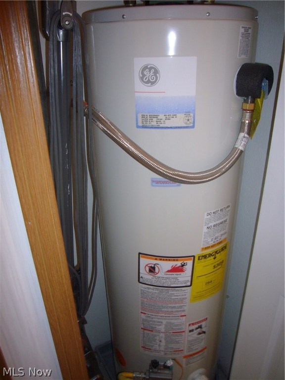 Governor's Lake - Residential