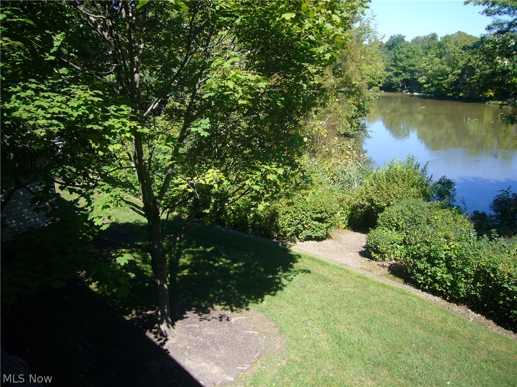 Governor's Lake - Residential