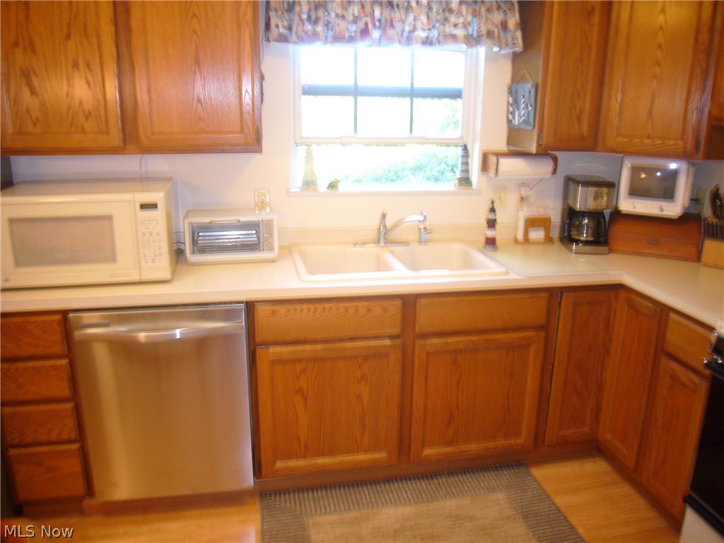 Governor's Lake - Residential