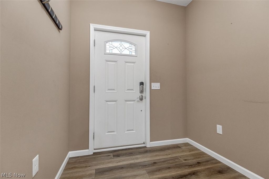 Photo of 38155 Highgate Bluff Lane, Willoughby, OH 44094 (MLS # 5226801)
