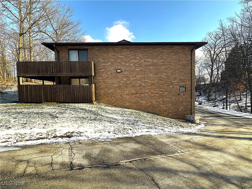 6895 Carriage Hill Drive #E74, Brecksville, Ohio image 33