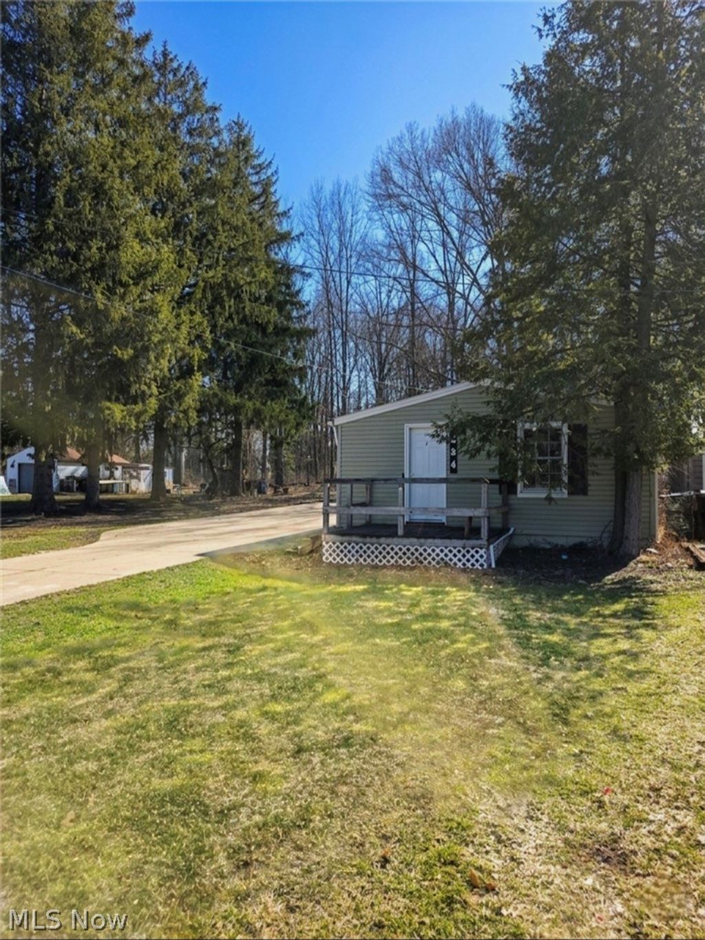 Photo of 234 Oakwood Street, Elyria, OH 44035 (MLS # 5192738)