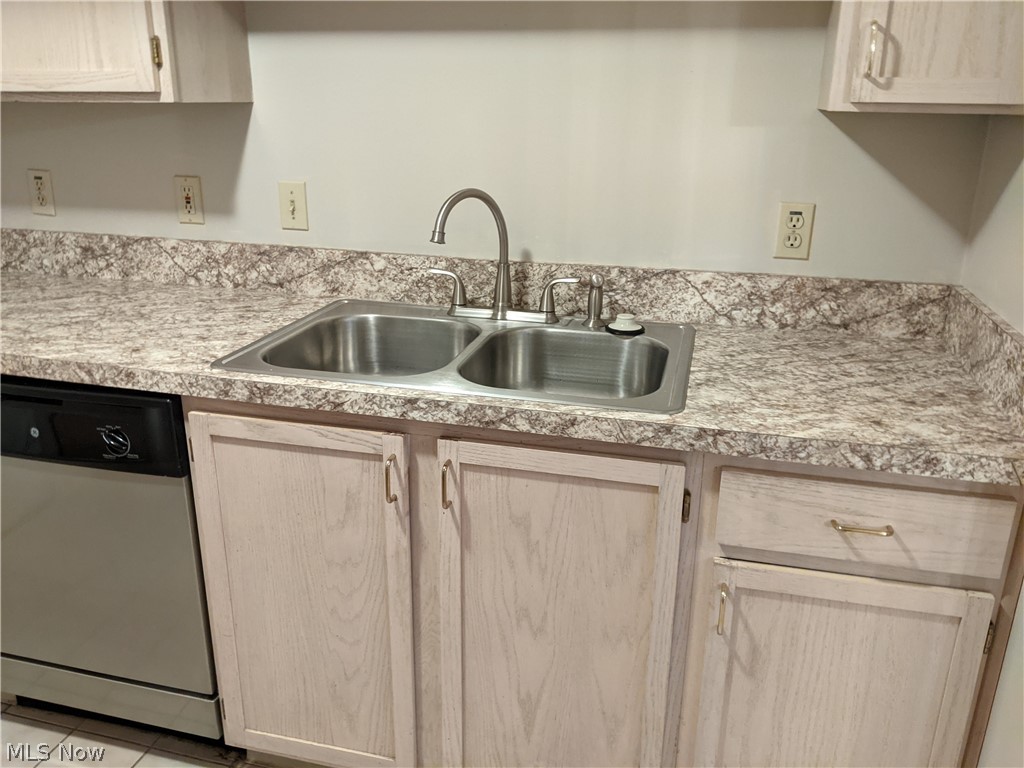 Pinebrook Vill - Residential