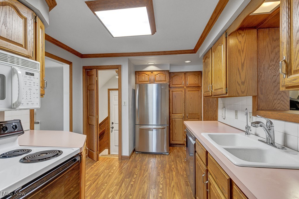 E A Markhams Richmond Manor S - Residential