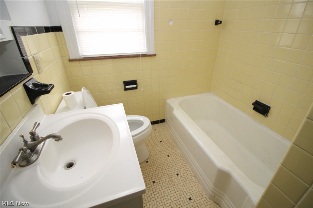 New England Lanes - Residential